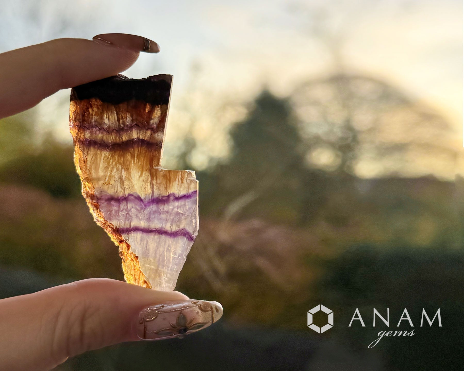 ブルージョン（Blue John）とは？英国ダービーシャー鉱山で見た幻の