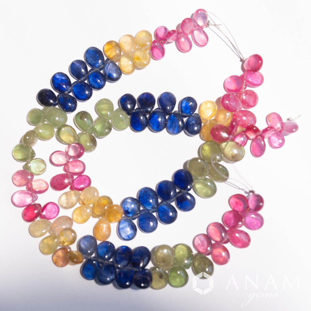 マルチカラー サファイア・ルビー スムース ペアシェイプ(サファイヤ)