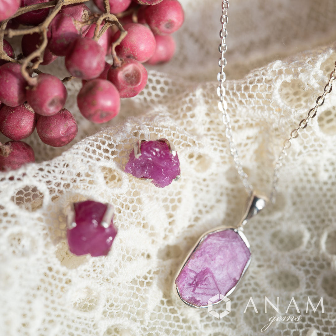 【7月誕生石】ルビー 原石ネックレス SV925