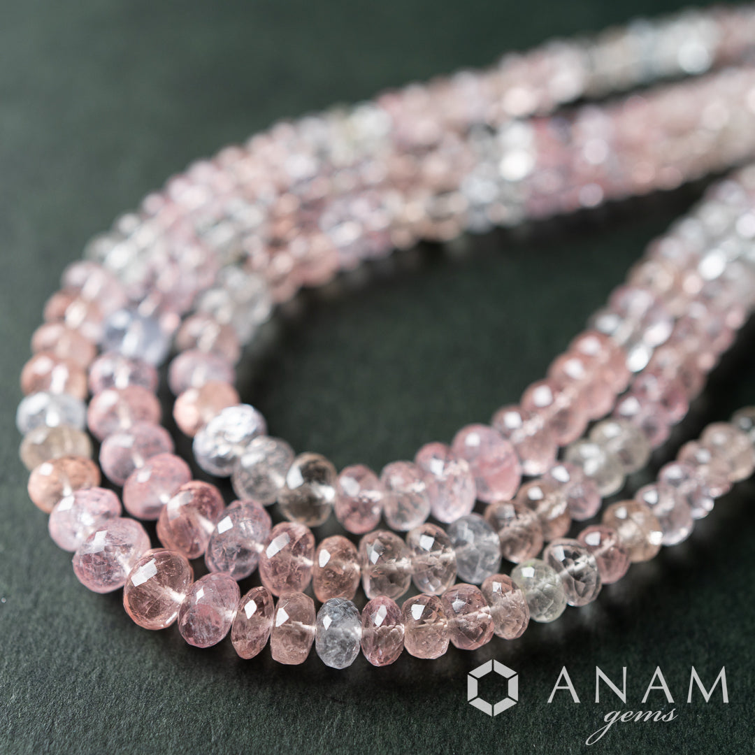 モルガナイト ボタンカットビーズ|厚みのある濃密なローズ&ピーチピンク