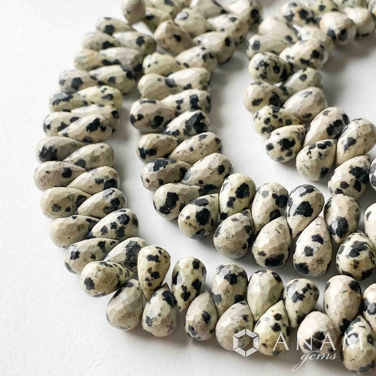ダルメシアンジャスパー ドロップカット|個性あふれる天然のアニマルパターン
