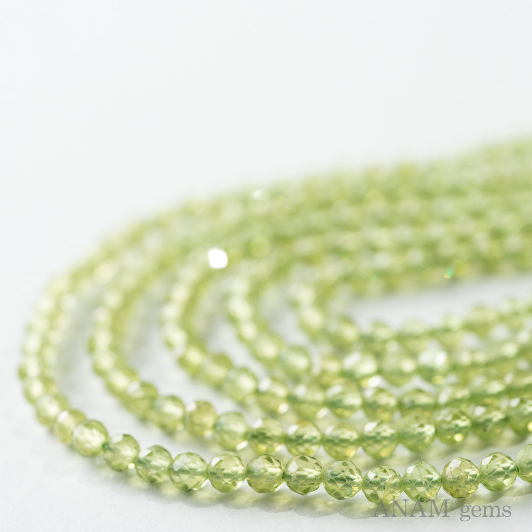 【2025香港ショー仕入れ】ペリドット3.5mm / 4mm ボールカット |透明感と発色が際立つ、高品質な8月の誕生石