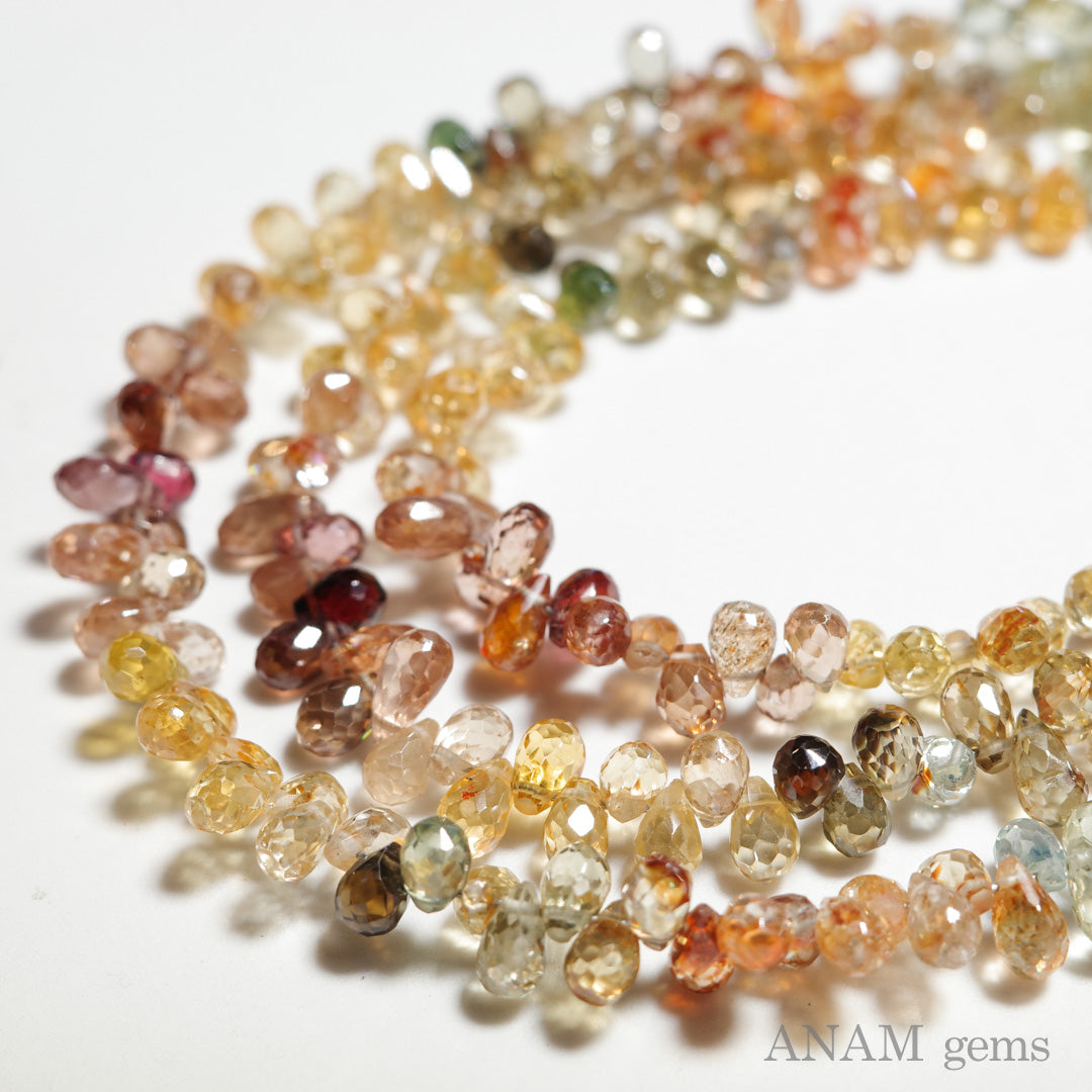 ジルコンドロップカット【2025香港仕入れ】|レッド・グリーン・イエローの鮮やかな煌めき