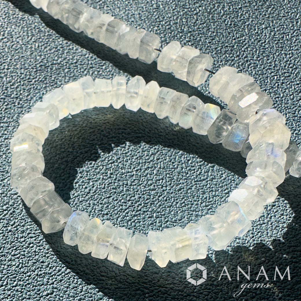 ブルームーンストーン(レインボームーンストーン) ラフ ボタン タンブル