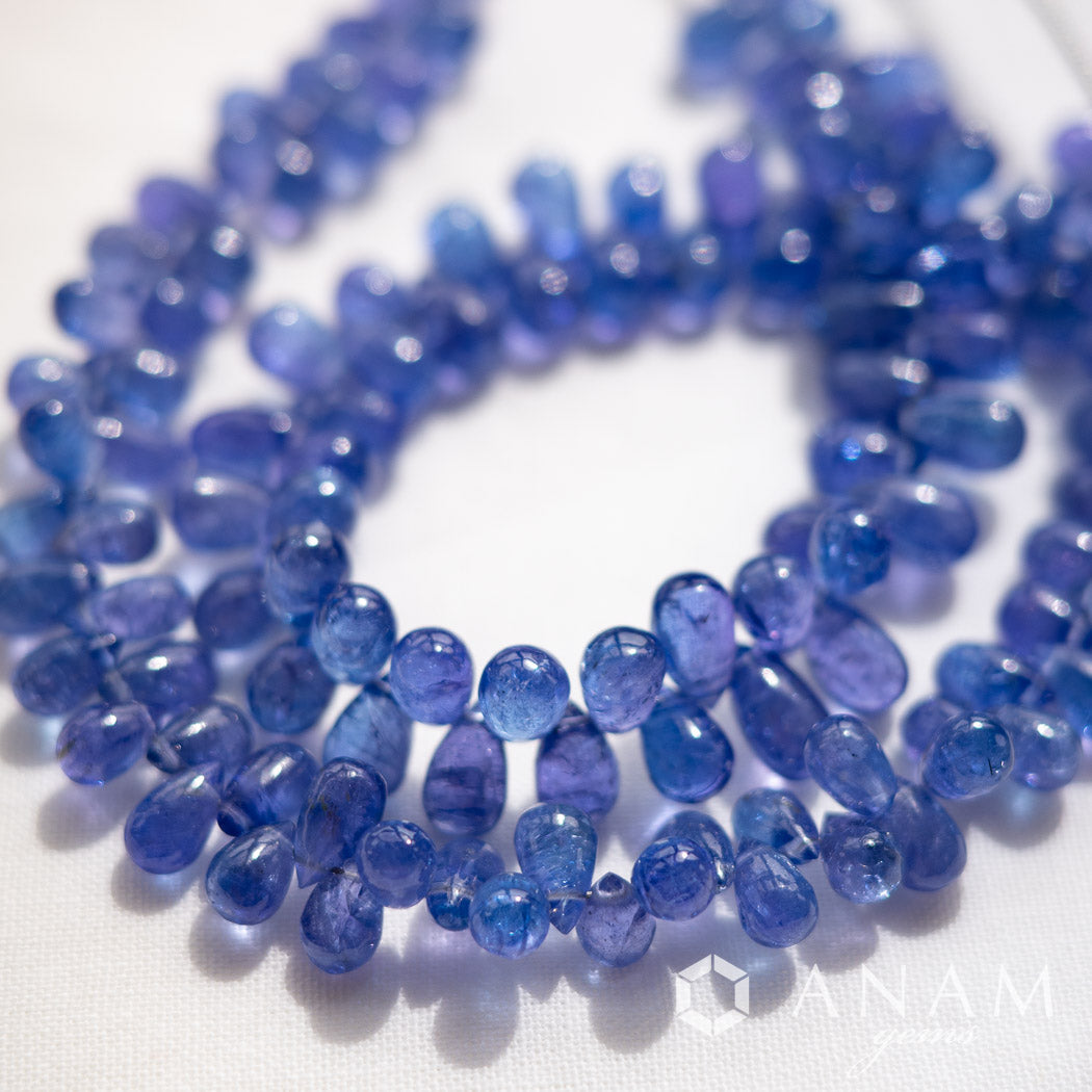 タンザナイト スムースドロップシェイプ|澄んだ夜の色を宿す、贅沢な一連