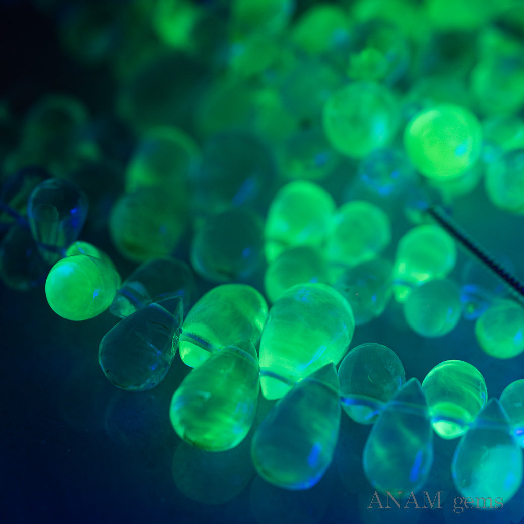 ハイアライトオパール スムースドロップ|光をまとう幻想的な透明石