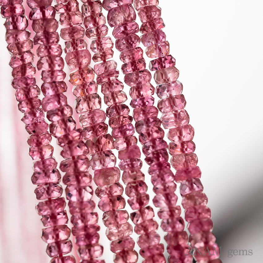 【トップカラー】ホットピンク スピネル ボタンカット(ロンデル)