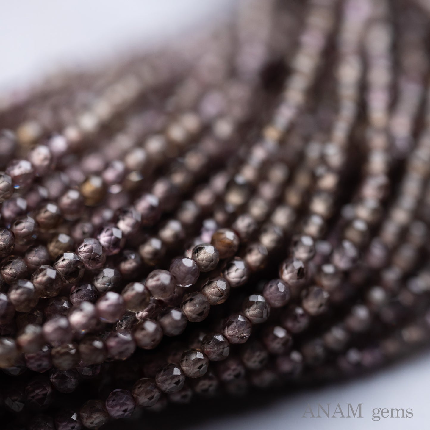 カラーチェンジガーネット 2mmボールカット