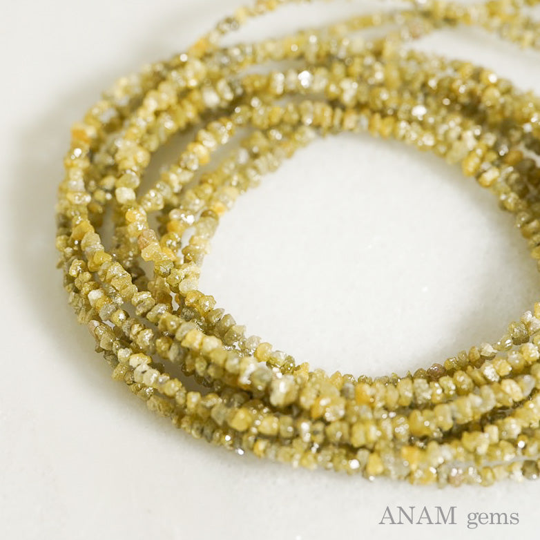 イエローダイヤモンド ラフビーズ|原石の美を纏う、希少なダイヤのかけら