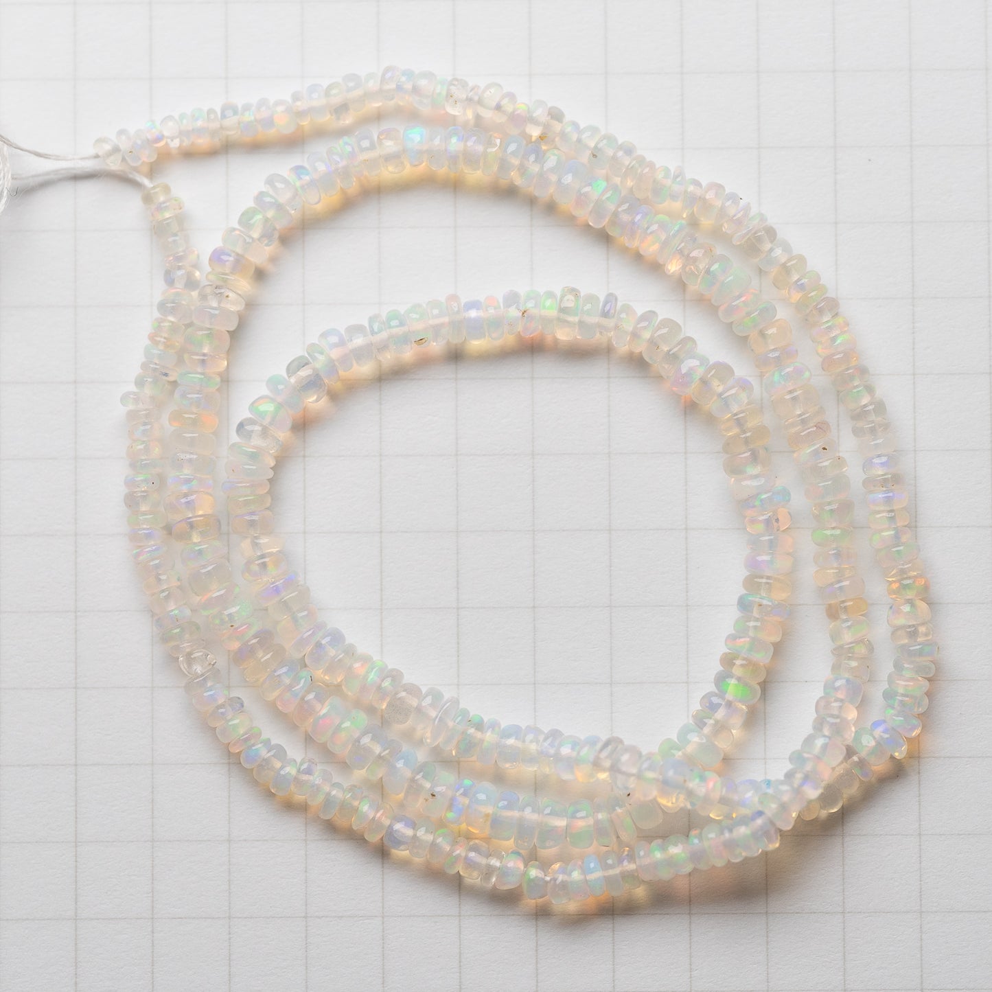 【厚みがUP】エチオピア産 プレシャス オパール スムース ボタン ビーズ