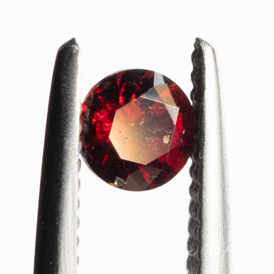 【バダフシャン州産】クリノヒューマイト（Clinohumite）0.14ct 3.2mm RD