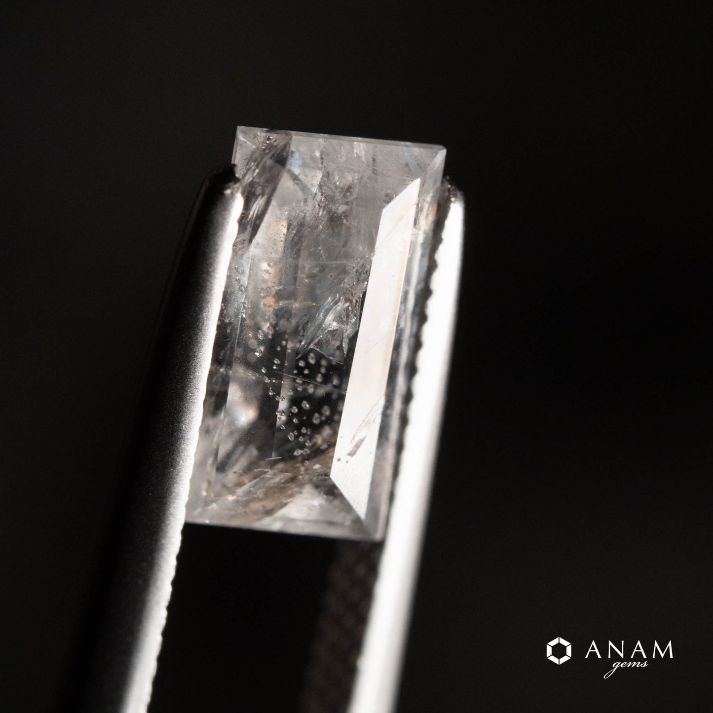 チカロバイト（Chkalovite）0.7ct ルース｜希少ベリリウム系鉱物・無色透明 レアストーン 彩珠鑑別書付 ロシア産