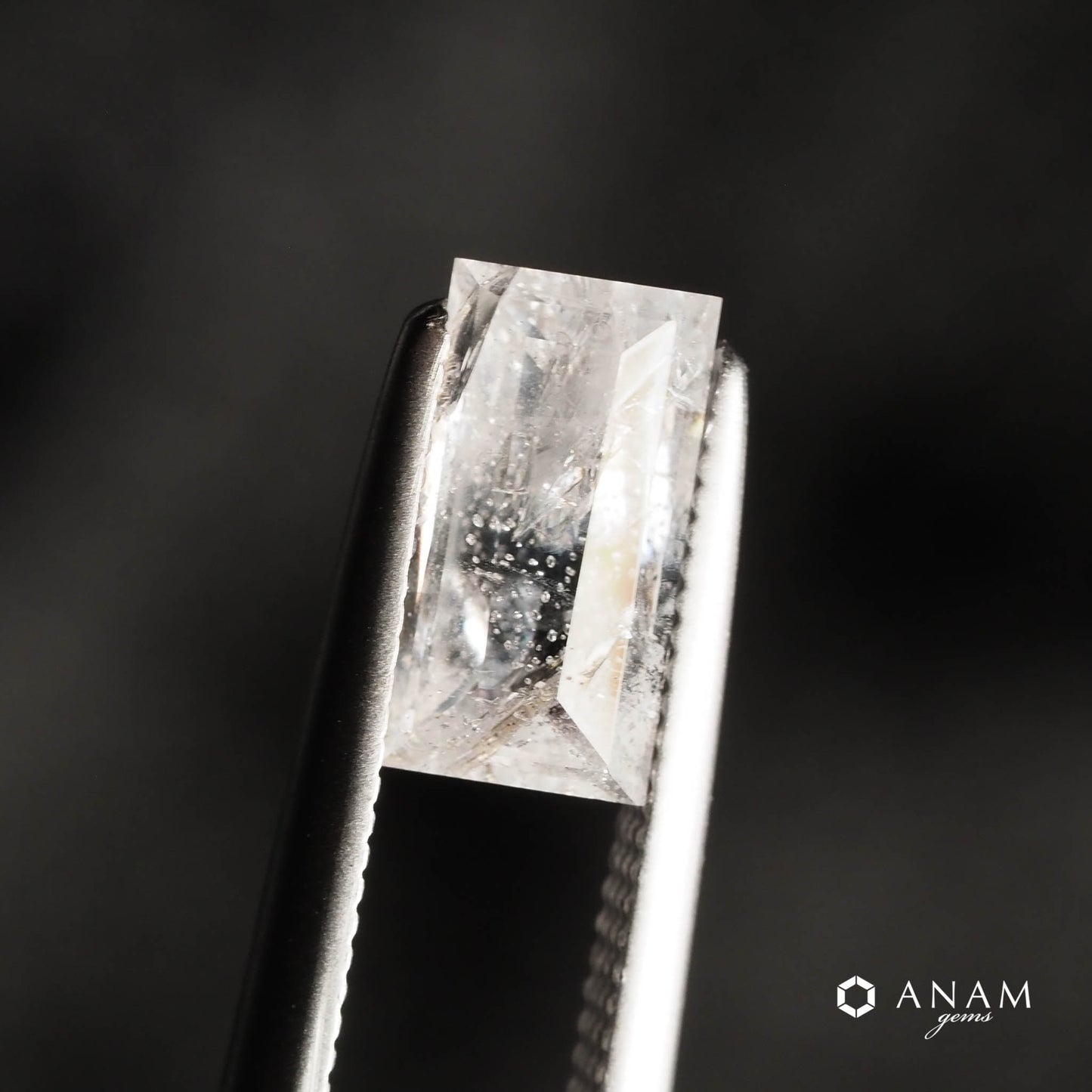 チカロバイト（Chkalovite）0.7ct ルース｜希少ベリリウム系鉱物・無色透明 レアストーン 彩珠鑑別書付 ロシア産