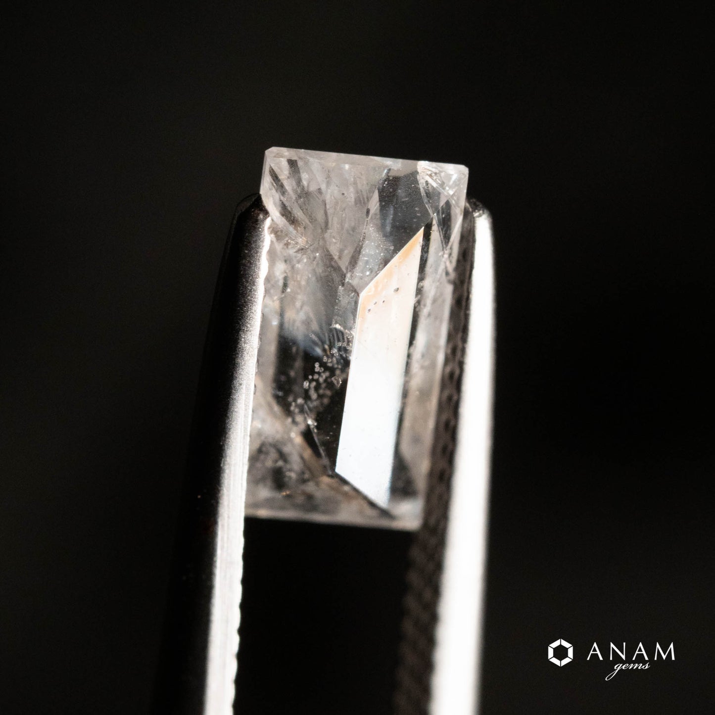チカロバイト（Chkalovite）0.7ct ルース｜希少ベリリウム系鉱物・無色透明 レアストーン 彩珠鑑別書付 ロシア産