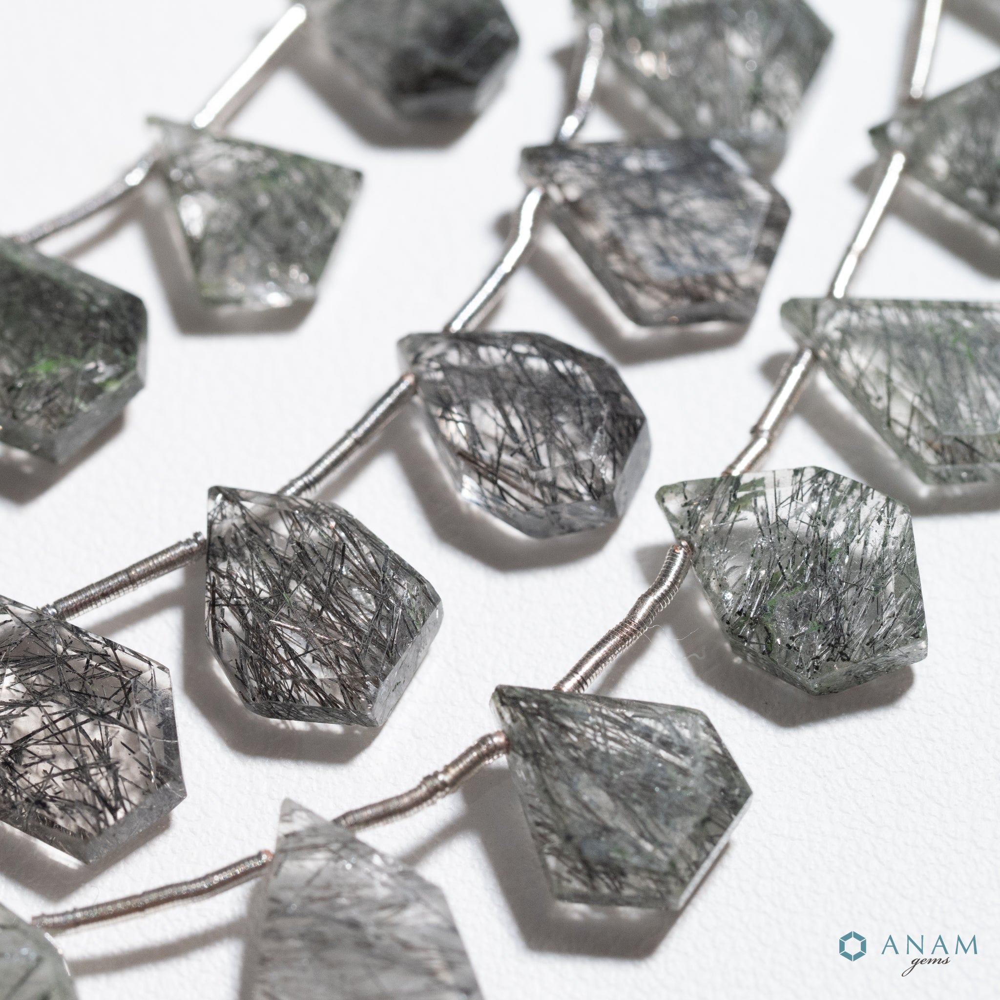 ブラックルチルクォーツ スライスカット ビーズ – ANAM gems・アナム