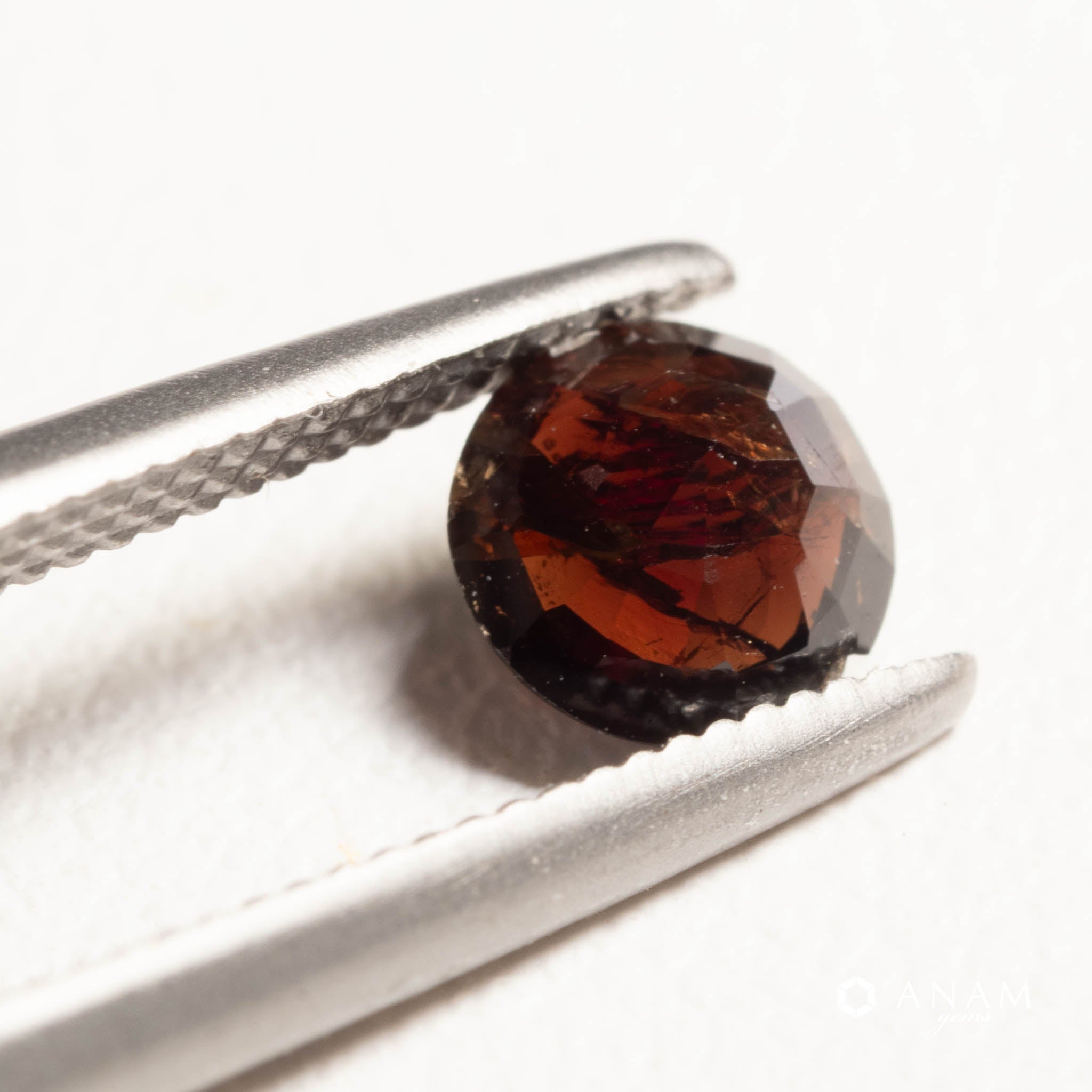 ペイナイト（Painite）0.36ct ミャンマー産 4mmラウンドカット｜彩珠