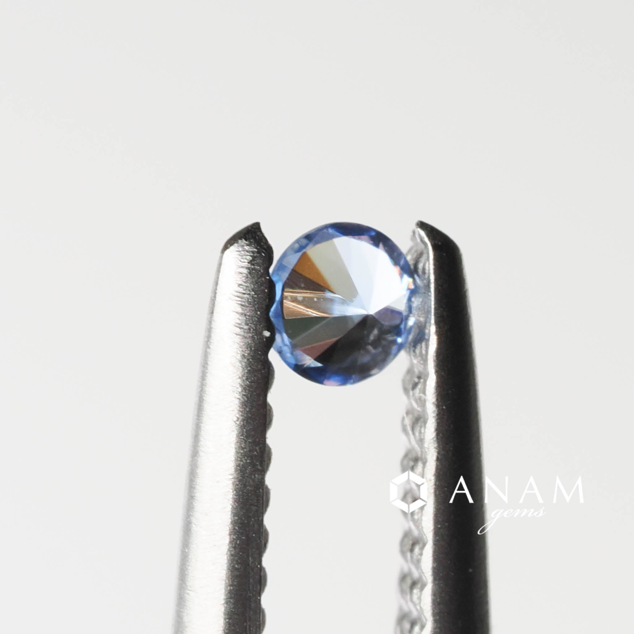 ベニトアイト 0.04ct ルース｜サンベニト鉱山産（Benitoite, San