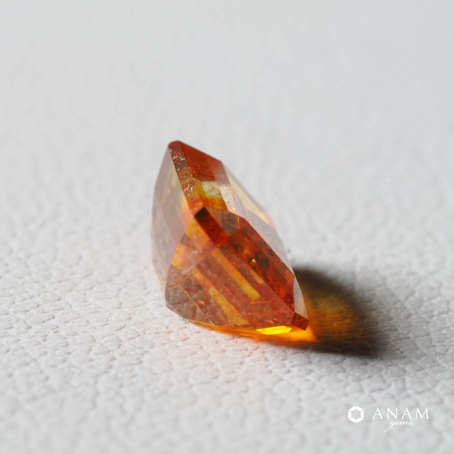 バイカラー スファレライト（Bicolor Sphalerite）2.11ct スペイン産 ルース｜高分散・レアカラー