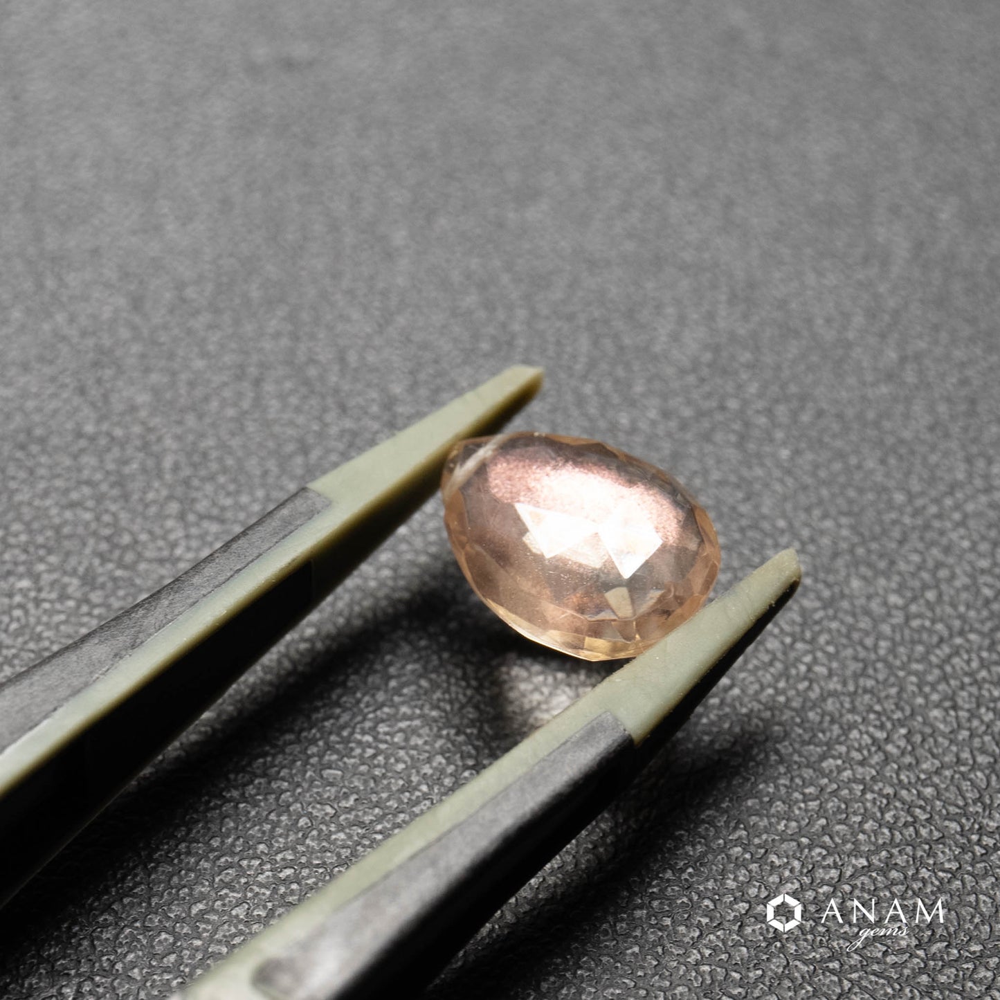 ルース(穴あき)オレゴンサンストーン 3.1ct｜光を内に秘めた、ジュエリーグレードの一点