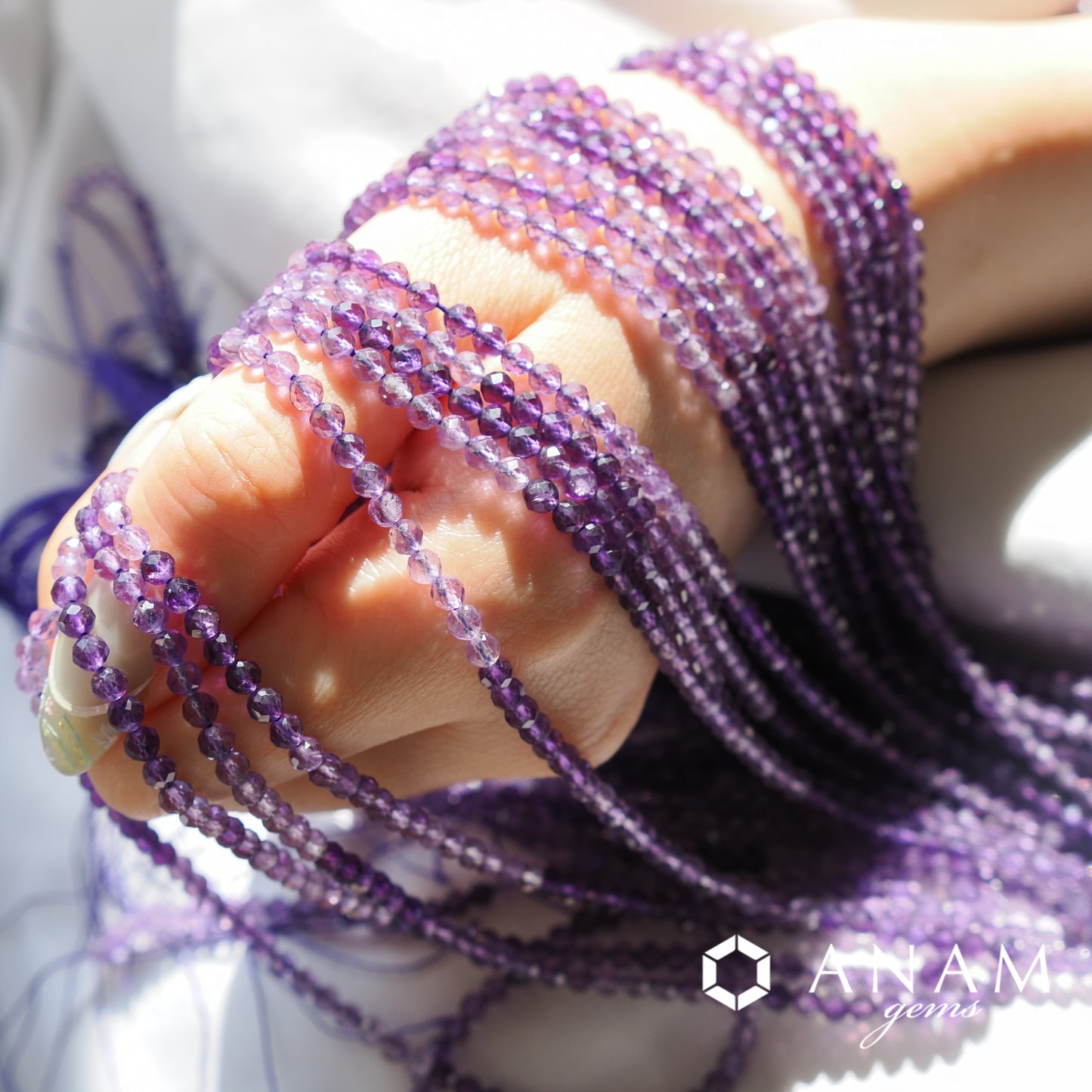 アメジスト シェードカラー 3mm ボールカット ビーズ｜彩度と透明感のある紫
