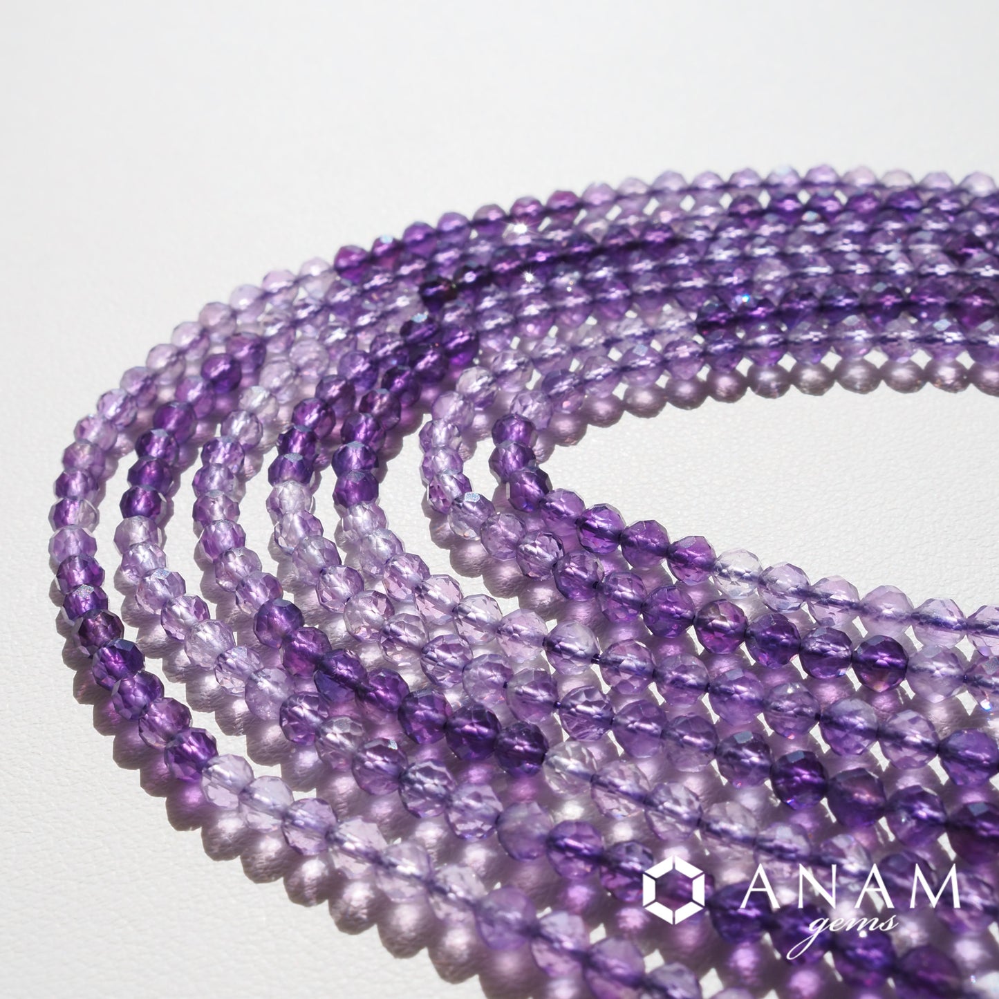 アメジスト シェードカラー 3mm ボールカット ビーズ｜彩度と透明感のある紫