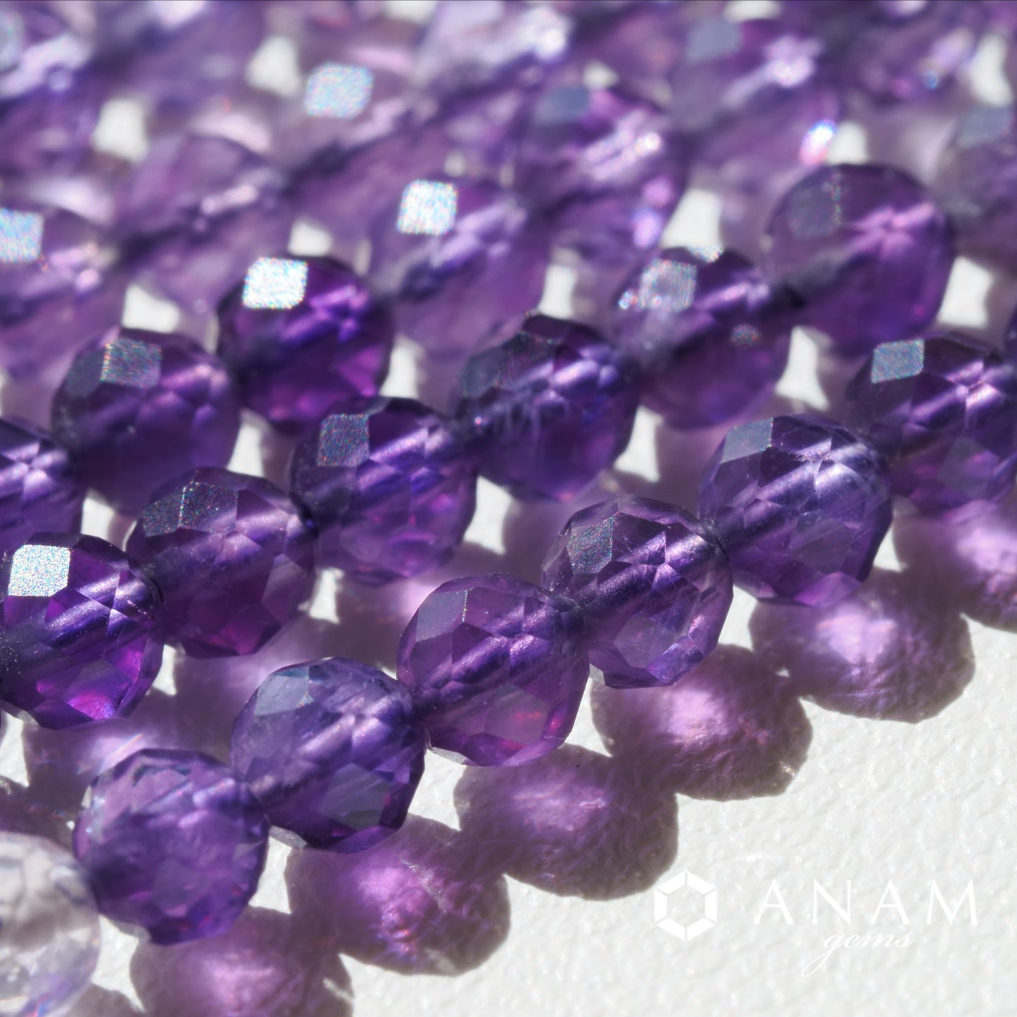 アメジスト シェードカラー 3mm ボールカット ビーズ｜彩度と透明感のある紫