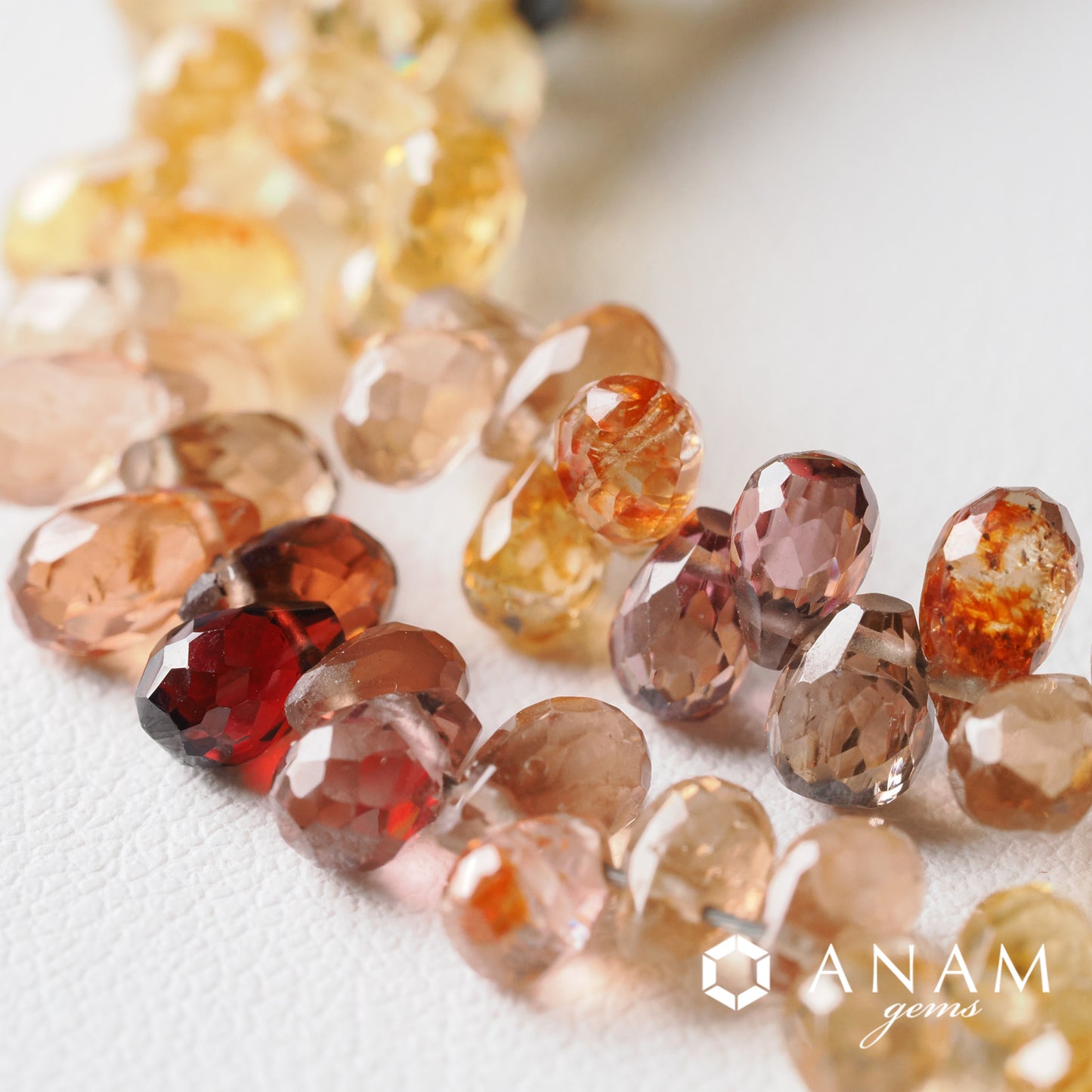 ジルコンドロップカット【2025香港仕入れ】｜レッド・グリーン・イエローの鮮やかな煌めき