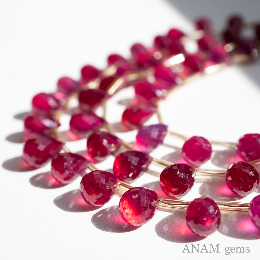 GF ルビー ドロップ カット 【深紅】-ANAM gems‖ハンドメイドアクセサリー用天然石ビーズを卸売価格で販売♪