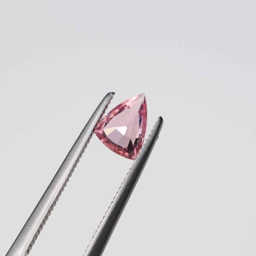 パパラチアサファイアクリスタル2.5ct Padparadscha パパラチアサファイア 0.102ctルース DGL付