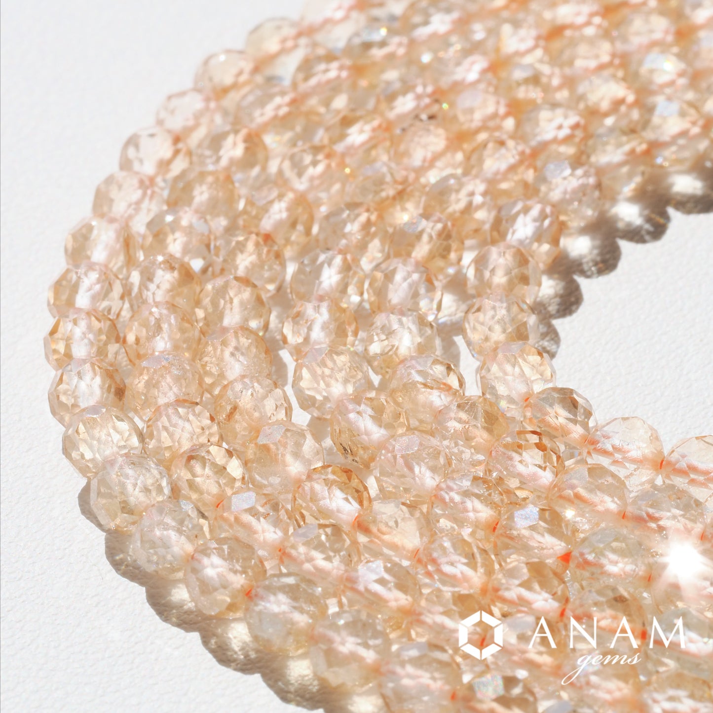 シャンパン トパーズ 4mm ボールカット ビーズ｜香港で出会った輝き