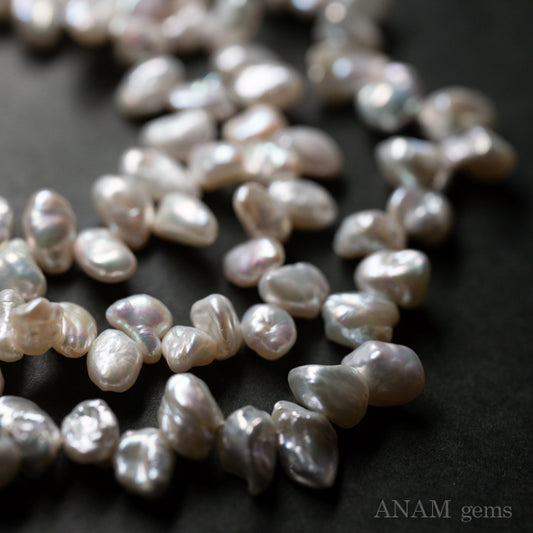 【Natural color】 White freshwater pearl baroque petal cleopatra
