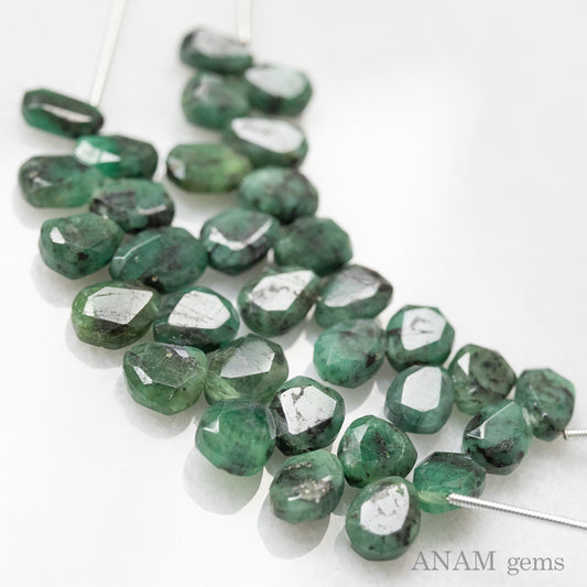 Emerald MoMo Flower Slice Beads